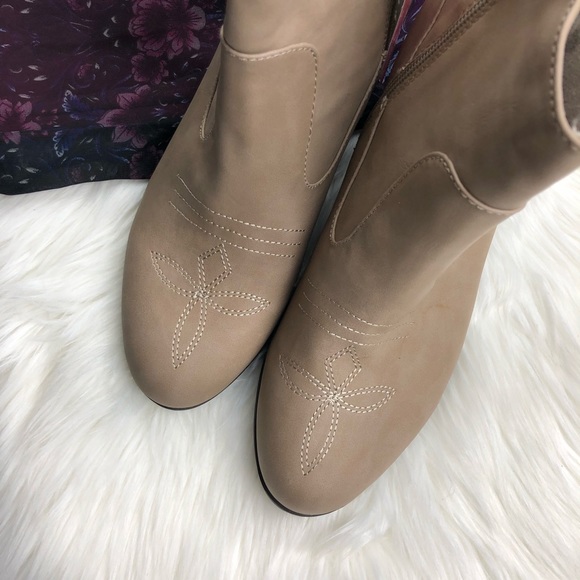 Fringe Side Watson Booties - Picture 4 of 6